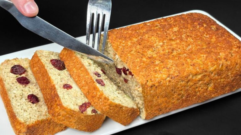 This simple oat and apple cake transforms your dessert game in just 5 minutes…