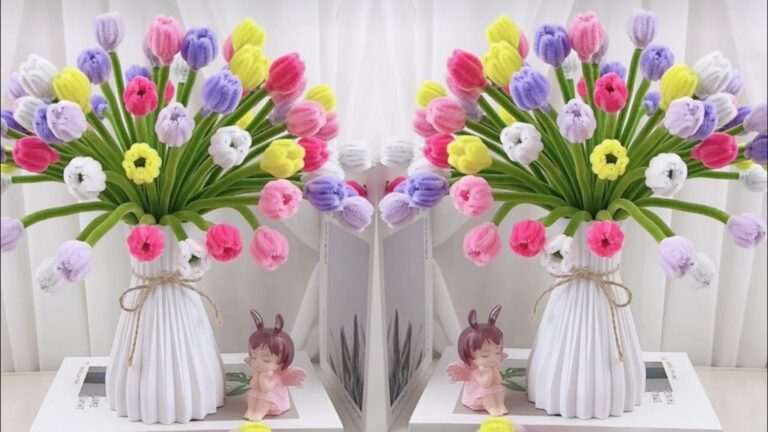 This simple craft transforms pipe cleaners into stunning tulips … you’ll want to try it!