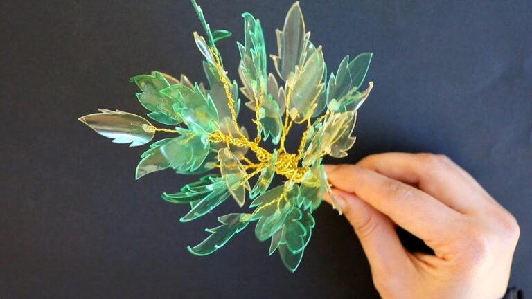 10 Creative Ways to Transform Plastic Bottles into Stunning Leaves