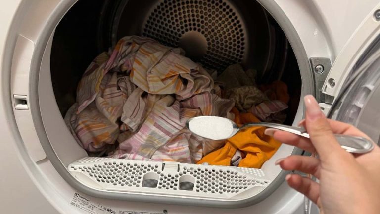 Get Ultra-White Rags with Just One Spoonful of This Washing Machine Trick