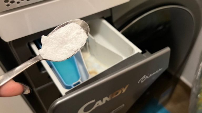 Half a Cup of Baking Soda in Your Washer Solves These 5 Common Issues